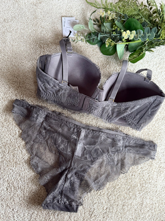 Padded Lace Set