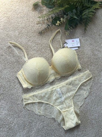 Padded Lace Set