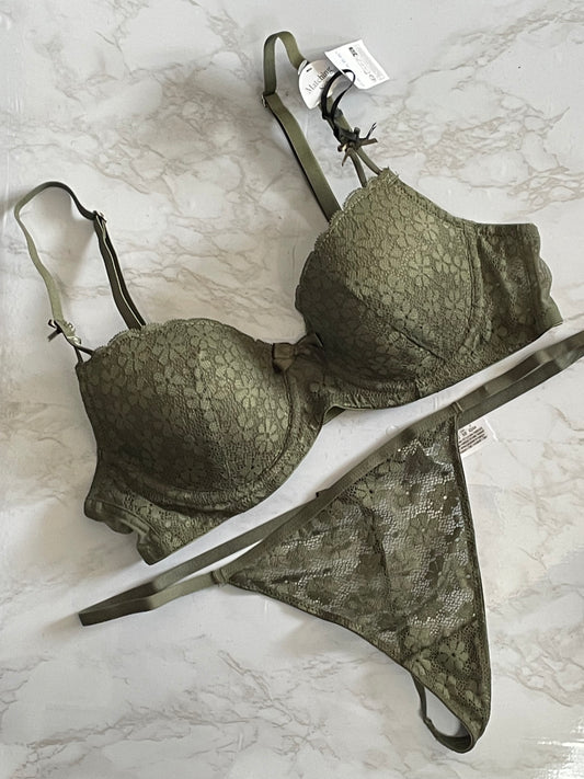 Padded Lace Set