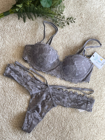 Padded Lace Set