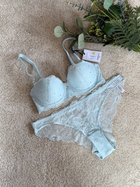Padded Lace Set