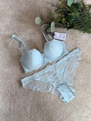 Padded Lace Set