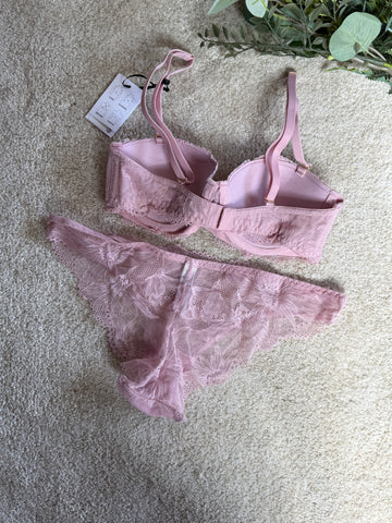 Padded Lace Set