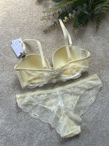 Padded Lace Set