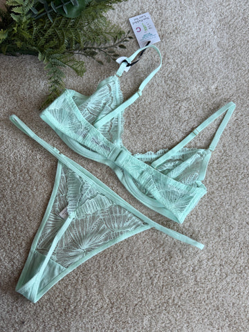 Non Padded Lingerie Set