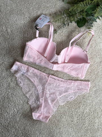 Padded Lace Set