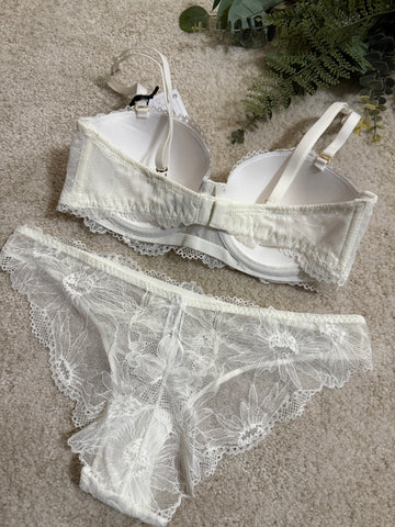 Padded Lace Set