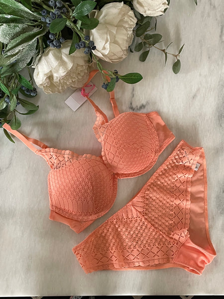Padded Lace Set