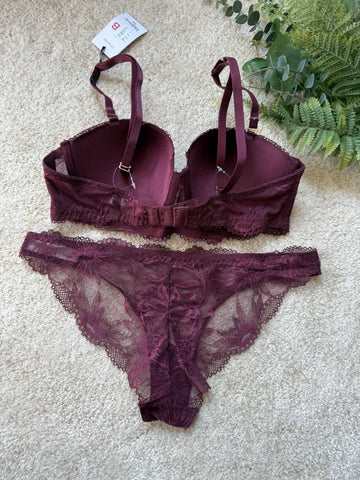 Padded Lace Set