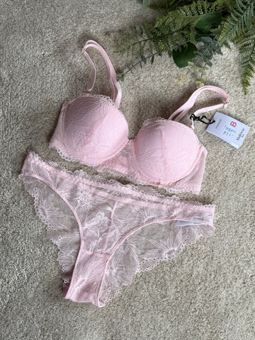 Padded Lace Set