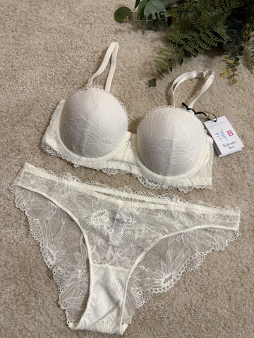 Padded Lace Set